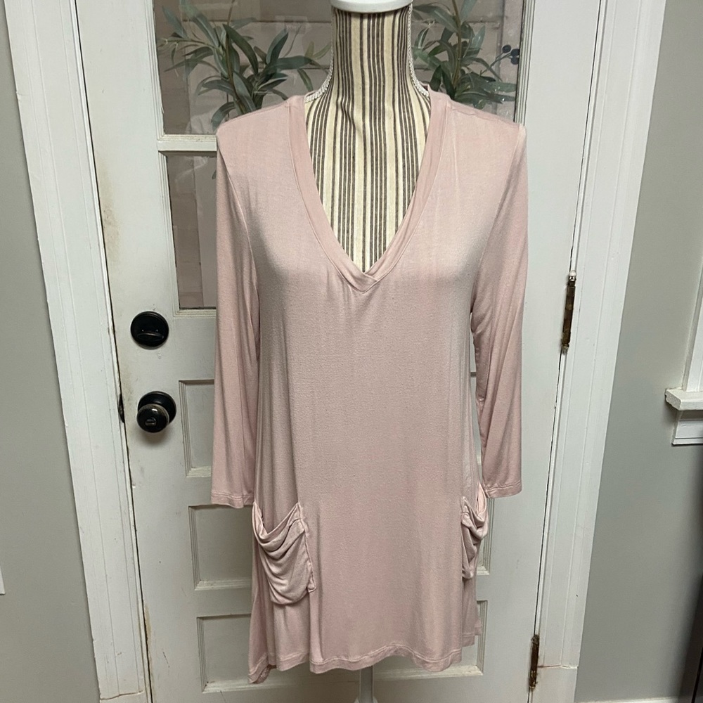 LOGO by Lori Goldstein pale pink knit top
